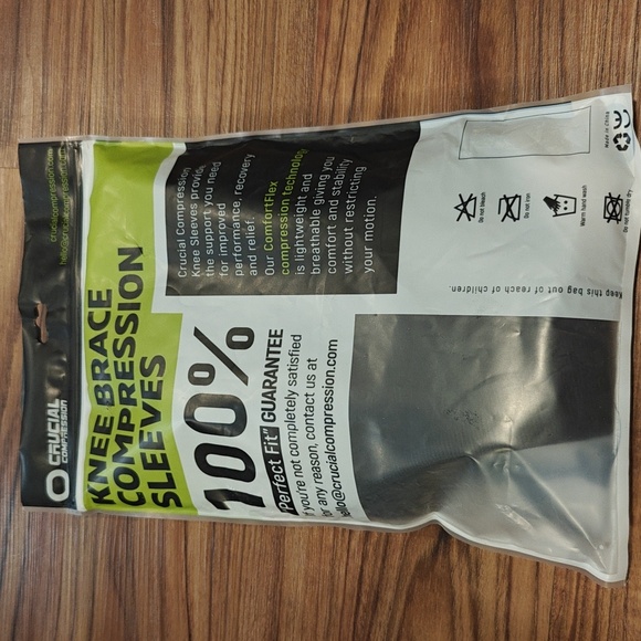 Men's Black Knee Brace - Supportive Comfort - Picture 2 of 4